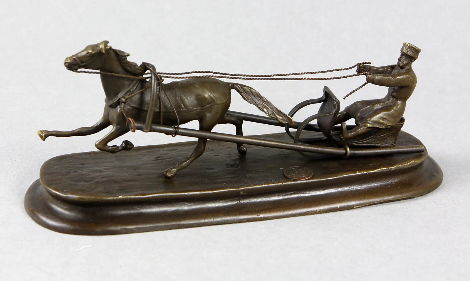Schlittenfahrt, Bronze. — Sculptures & Bronzes — Auktionshaus Bossard
