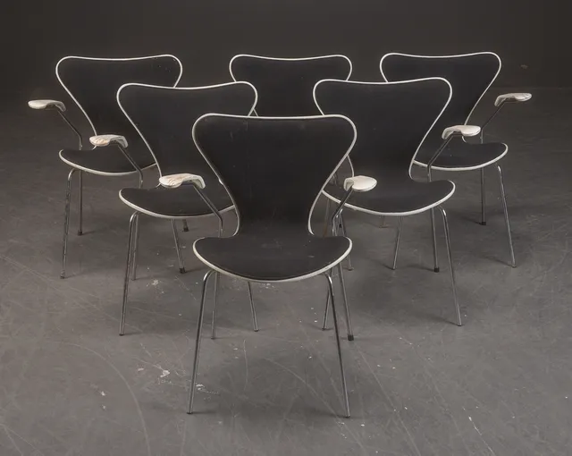 Arne Jacobsen. Model 3207 / 'Syveren', Seks armstole (6)