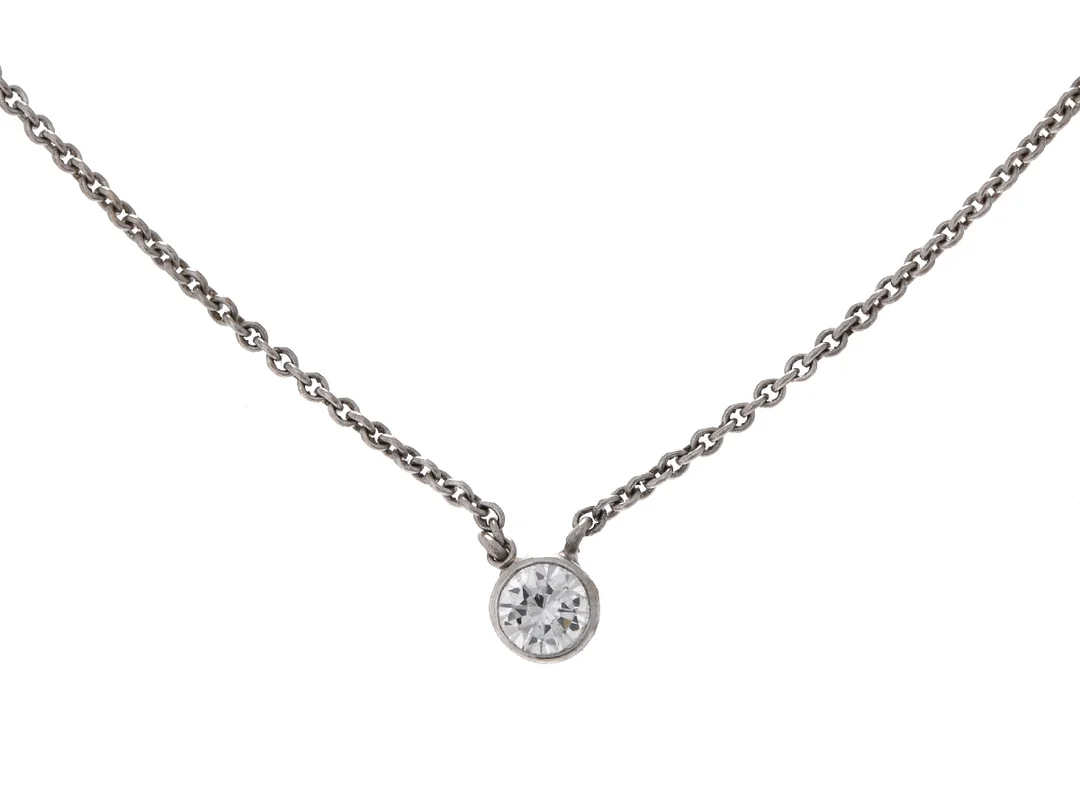 COLLIER, 18K vitguld, briljantslipad diamant ca 0,17 ct TW/VS, längd 42 cm, vikt 2,6 g. — Smycken/Collier — Kaplans