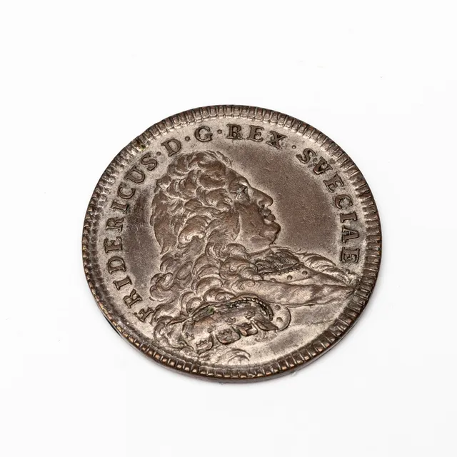 MEDALJ, försilvrad, Fredrik I, Sverige, instiftelse av Serafimer, Svärds och Nordstjärneorden, 1748.