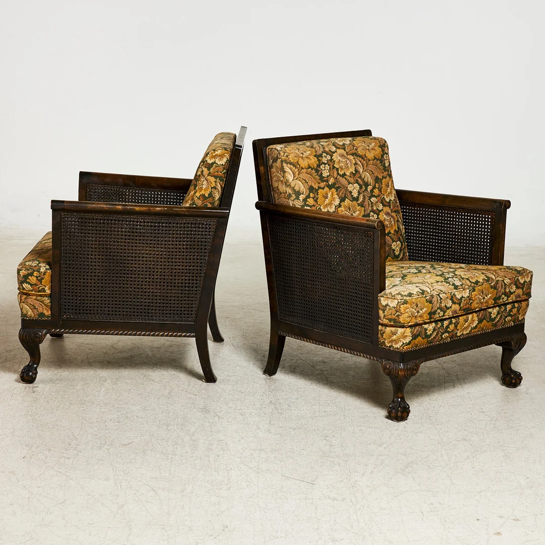 FÅTÖLJER, 1 par, Chippenndale, stomme i betsad björk, rotting samt stoppade dynor med textil klädsel. — Armchairs & Chairs — Stockholms Auktionsverk Sickla