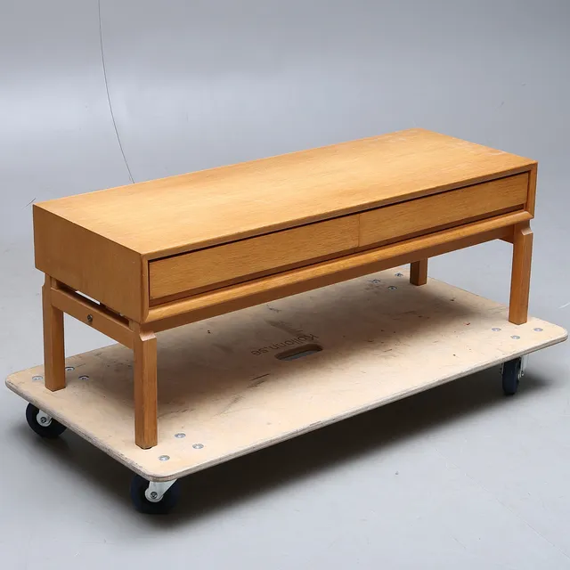 MARIAN GRABINSKI. Hallbord / sideboard, ek delvis fanér, ur serien "MTP", IKEA, 1960-tal.