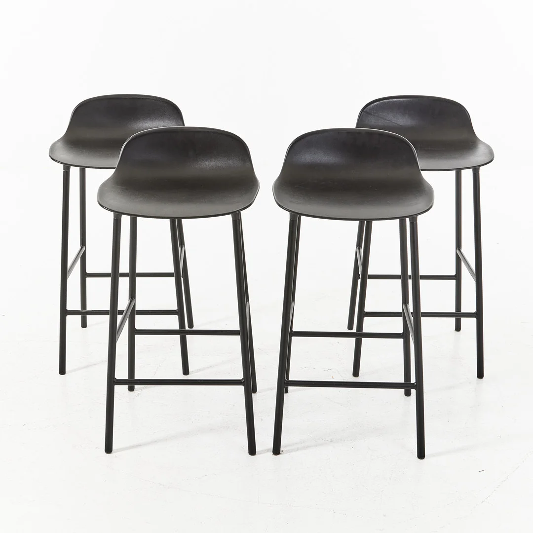 SIMON LEGALD. 4 stycken barstolar "Form" för Normann Copenhagen. — Armchairs & Chairs — Stockholms Auktionsverk Magasin 5