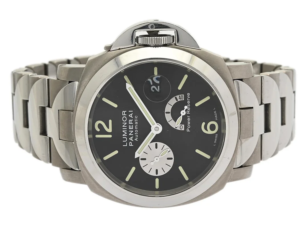 PANERAI, Luminor, Power Reserve, Chronometre, Cal OPIX (ETA A05561), Serie nr. F072/300, Verk nr. 333355, Ref nr. PAM00171, Boett nr. OP 6574 / BB 1087956, herrur, 44 mm, titan, automatisk, safirglas, datum, liten sekundvisare, gångreservindikator, gummiband, originallänk, viklås (stål), Ref nr. PBJF, cert, mars 2004, box, ytterkartong (skadad). — Klockor/Panerai — Kaplans