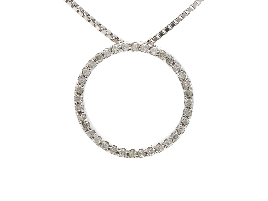 HÄNGE/KEDJA, 18K vitguld, 36 briljantslipade diamanter ca 0,28 ctv ca TCr/SI-P, längd 42 cm, vikt 4,8 g — Smycken/Hänge med kedja — Kaplans