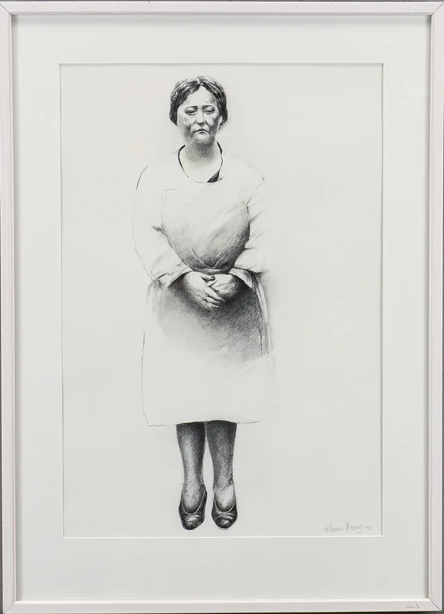 KARIN BROOS. Porträtt av kvinna.