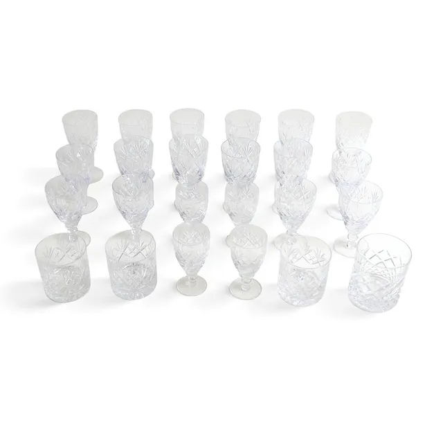 TWENTY-FOUR ROYAL DOULTON CRYSTAL GEORGIAN CUT AND SIMILAR DRINKING GLASSES.