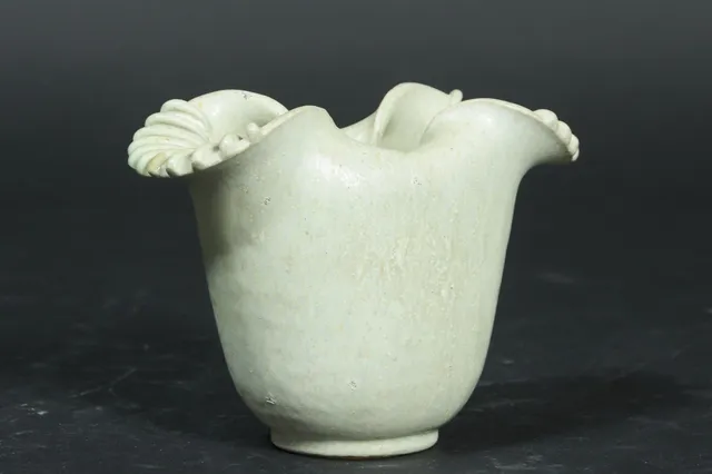 Arne Bang. Vase, rillet, stentøj, nr. 179