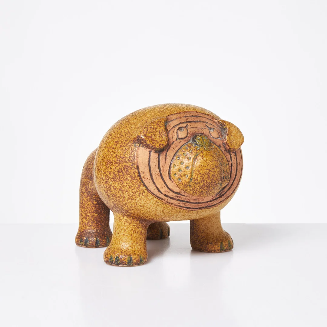 LISA LARSON. "Bulldog Midi", ur serien "Kennel", Gustavsberg, stengods, märkt undertill. — European — Stockholms Auktionsverk Sickla