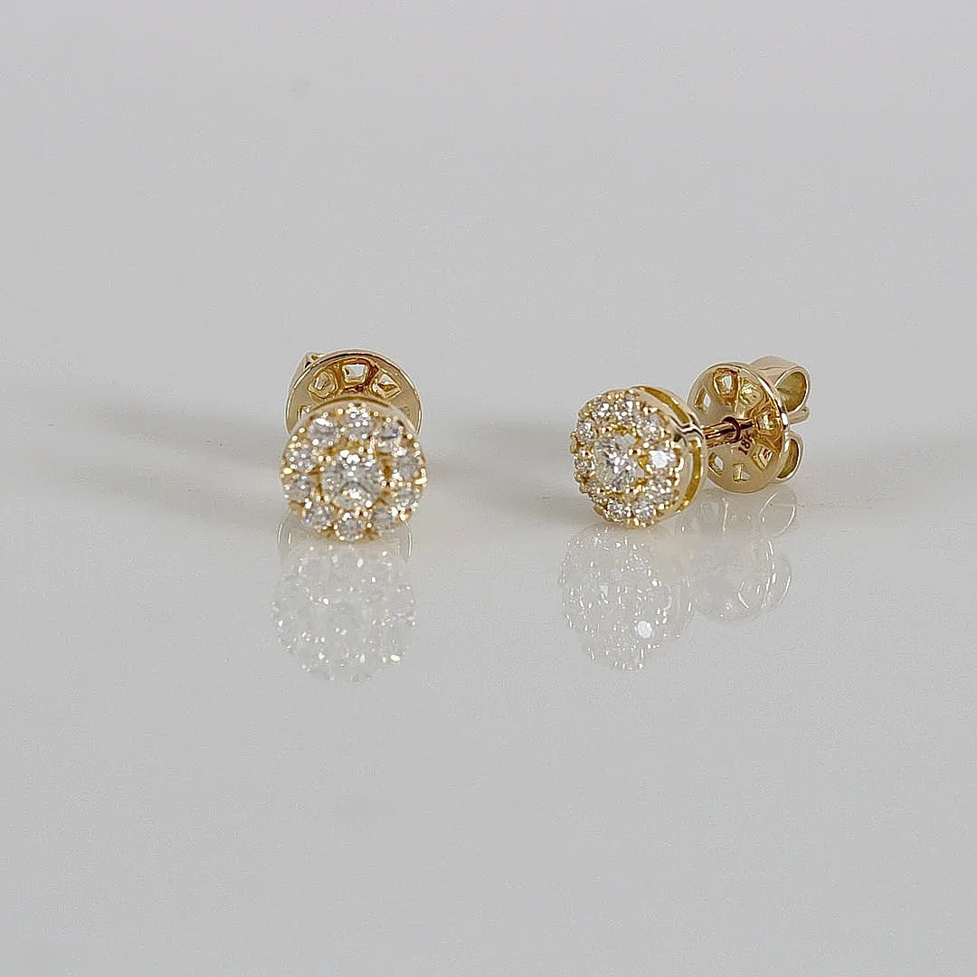 DIAMANTÖRHÄNGEN, 0,41ct, 18K. — Other metals — Halmstads Auktionskammare