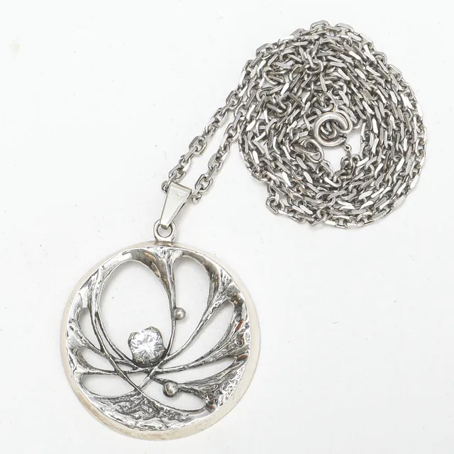 KARL LAINE. Hänge och kedja, "Spiderweb", sterlingsilver med brergskristall, Sten & Laine, Finland.