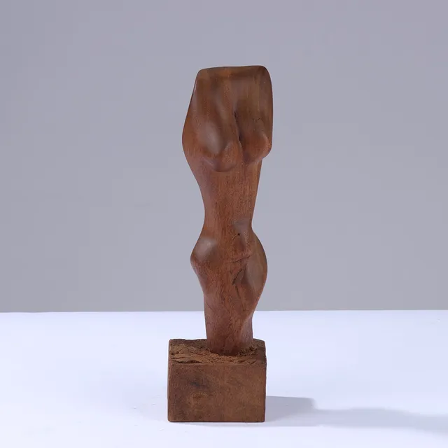 Kvindetorso, skulptur af teaktræ, signeret og dateret 1976.