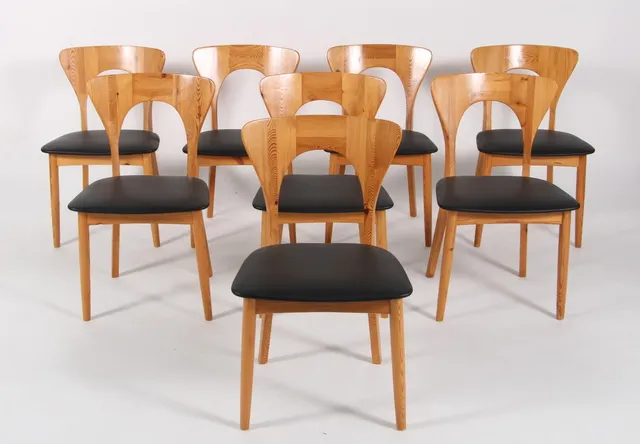 Niels Kofoed. A set of eight chairs in Oregon pine, model 'Peter’ (8)