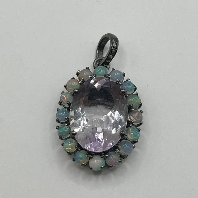 - Amethystahänger mit Opalen - Sterling Silber 925/000, gestempelt.