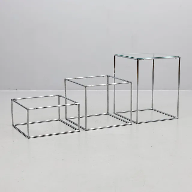 POUL CADOVIUS. hyllor/piedistaler, 3 st ”Abstracta”, förkromad stålrörsats, Danmark, 1960-tal.