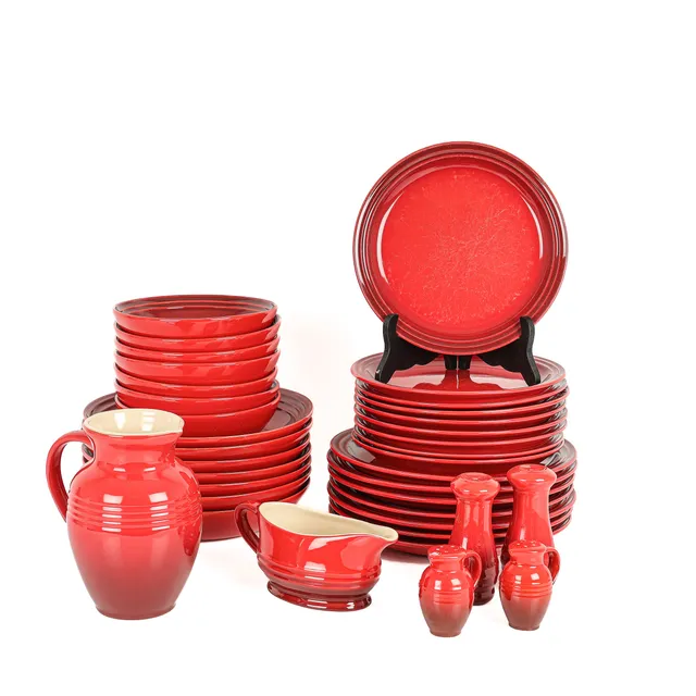 Le Creuset: Dinner. and lunch plates, bowls etc. (34)