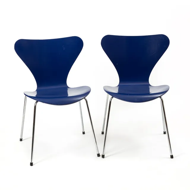 ARNE JACOBSEN. Stolar, 2 stycken, "Sjuan", Fritz Hansen.