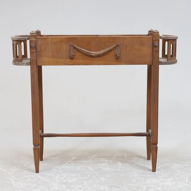 BLOMBORD, gustaviansk stil, 1900-talets början.