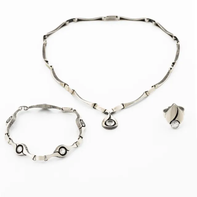 Karl Laine, collier, armband och ring, silver med bergkristall, Finland.