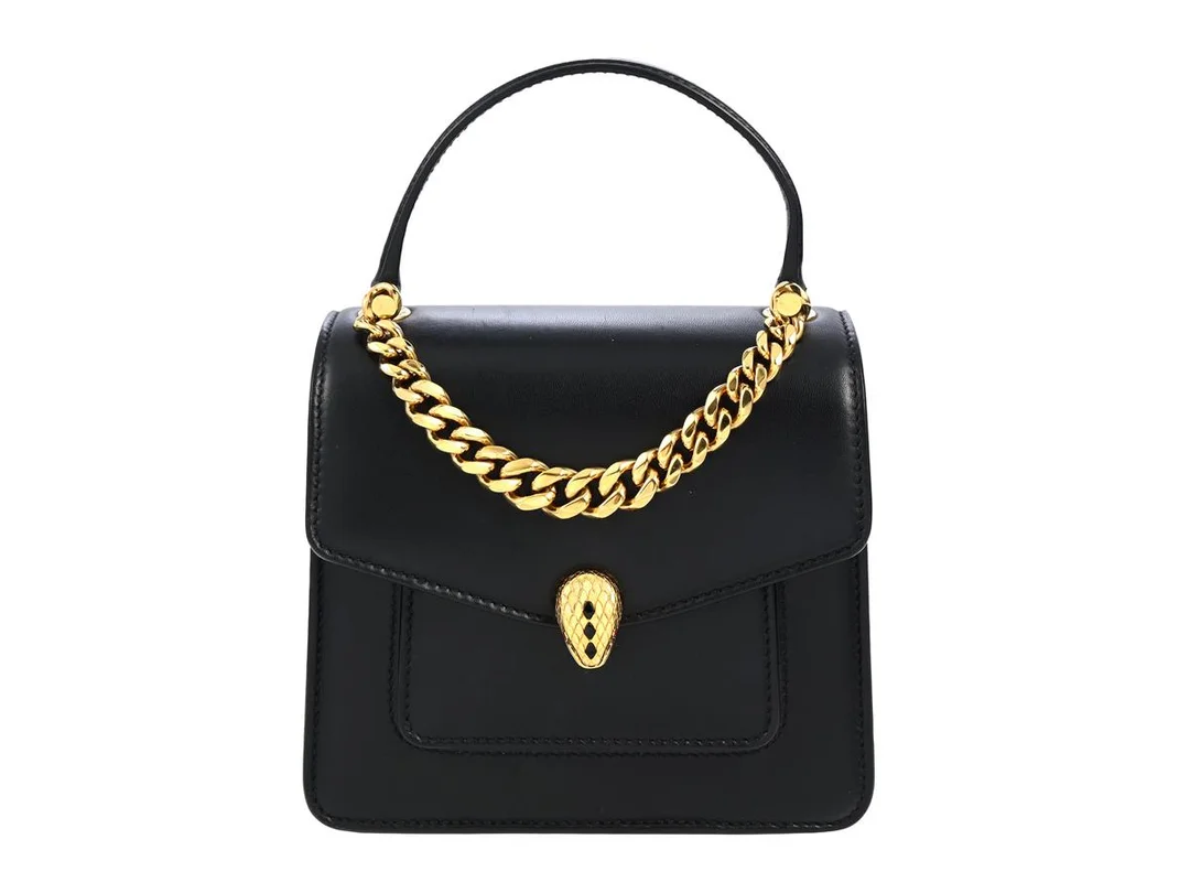 VÄSKA, BVLGARI, Serpenti Forever Bag, svart läder, guldfärgade beslag, 18x15x11 cm, dustbag, originalkartong. — Accessoarer/Väskor — Kaplans