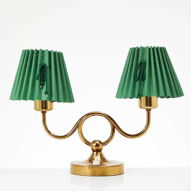 JOSEF FRANK. Bordslampa, modell 2483, Firma Svenskt Tenn.