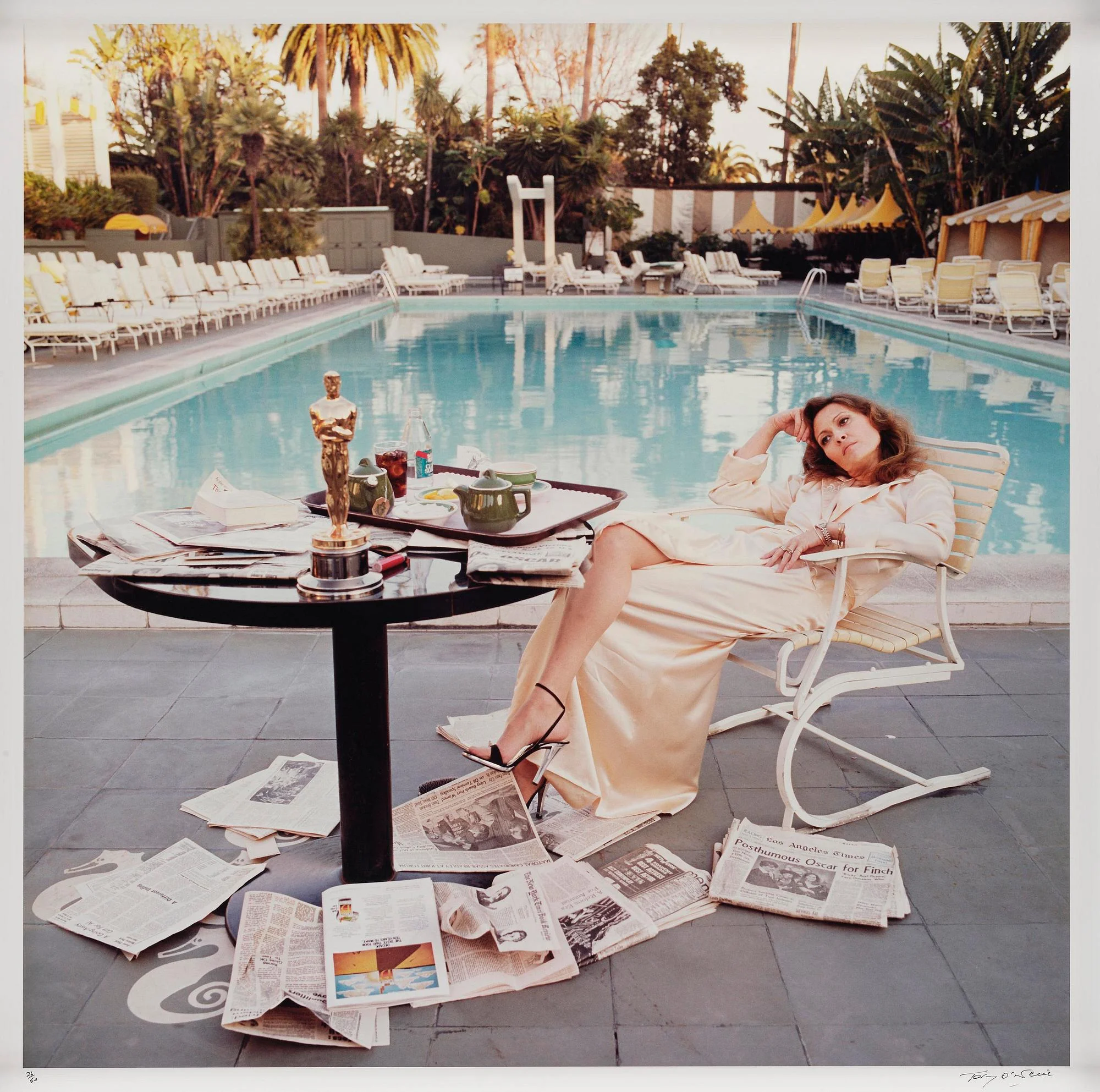 Terry O'Neill, "Faye Dunaway, Hollywood, 1977". — Bukowskis