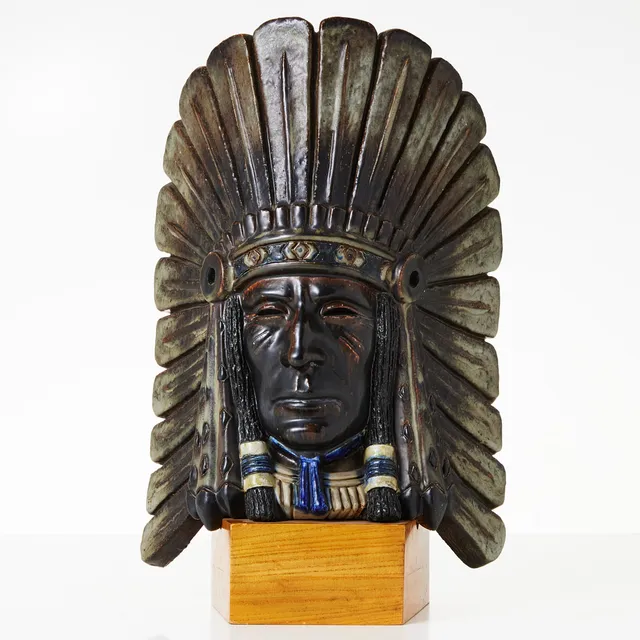 GUNNAR NYLUND. skulptur, Indianhövding, Rörstrand, stengods, signerad och daterad: R G.Nylund 1957.