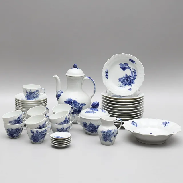 SERVISDELAR, 44 delar, porslin, "Blå Blomst", Royal Copenhagen.