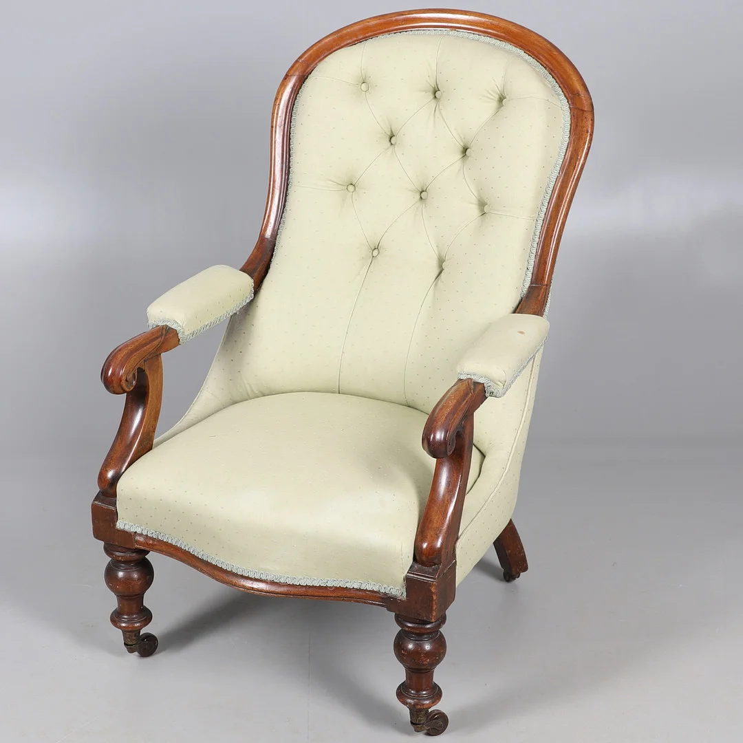 A VICTORIAN WALNUT BUTTON BACK OPEN ARMCHAIR. — Armchairs & Chairs — Lawrences Auctioneers
