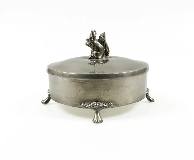 ERNST SVEDBOM. LOCKDOSA, Svenskt Tenn, signerad, 1900-tal.