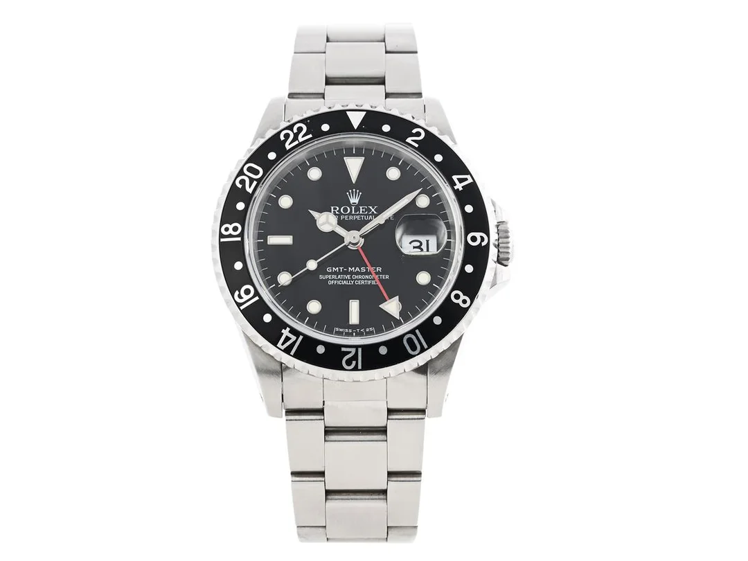 ROLEX, Oyster Perpetual Date, GMT-Master (Swiss-T<25), Chronometer, Ref nr. 16700, Serie nr. T236709, Cal 3175, Verk nr. 7403282, Boett nr. 16700, herrur, 40 mm, stål, automatisk, safirglas (nagg), datum, 24-timmarsvisning, Fliplocklänk, viklås, Ref nr. 93150-V4/501 B, cert, juni 1996, box. — Klockor/Rolex — Kaplans