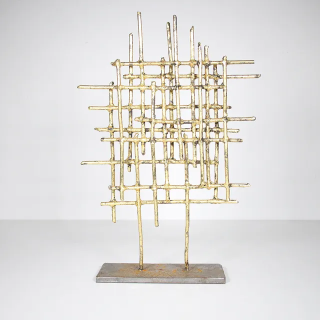 BILL MICHAEL LAUX. ATELIER. 'Goldnägel-Komposition', Skulptur, schlagmetallvergoldet, Unikat.