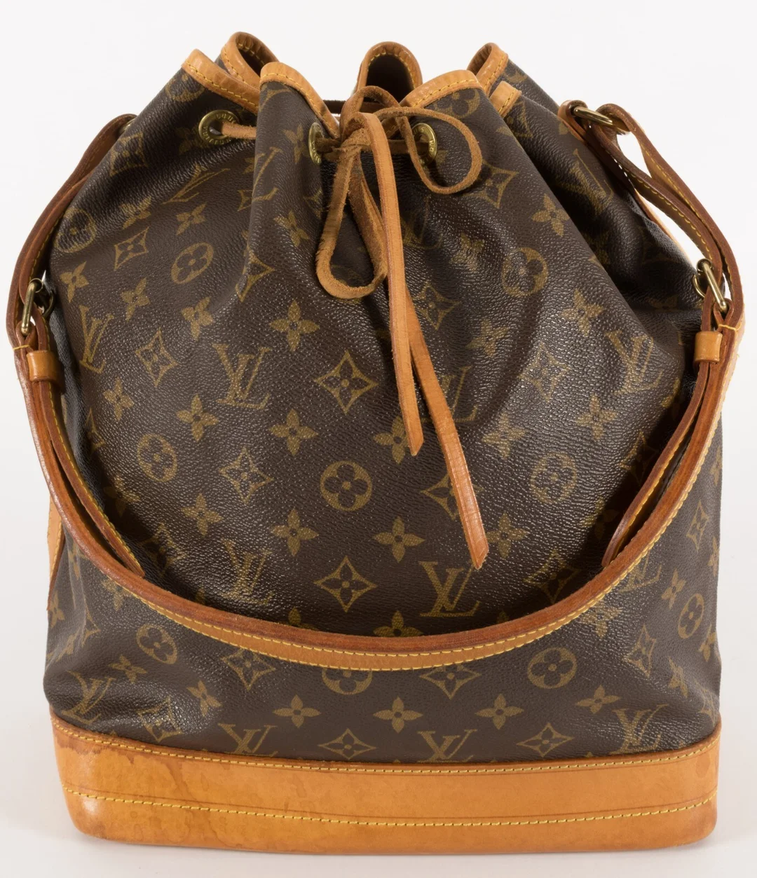 Louis Vuitton. 'Noé' shoulder bag by Monogram Canvas — Clothing, shoes and accessories/Bags — Lauritz