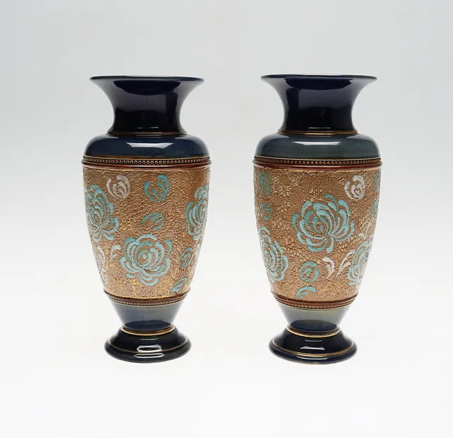 VASER, 1 par, Doulton Lambeth, England.
