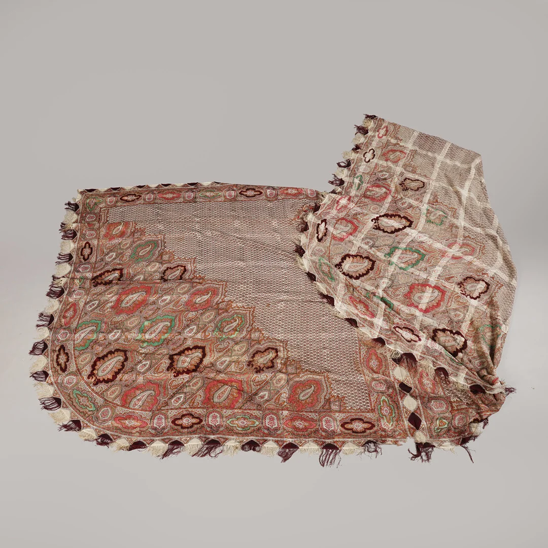 A 19TH CENTURY KASHMIR PAISLEY SHAWL. — Textiles — Bishop & Miller