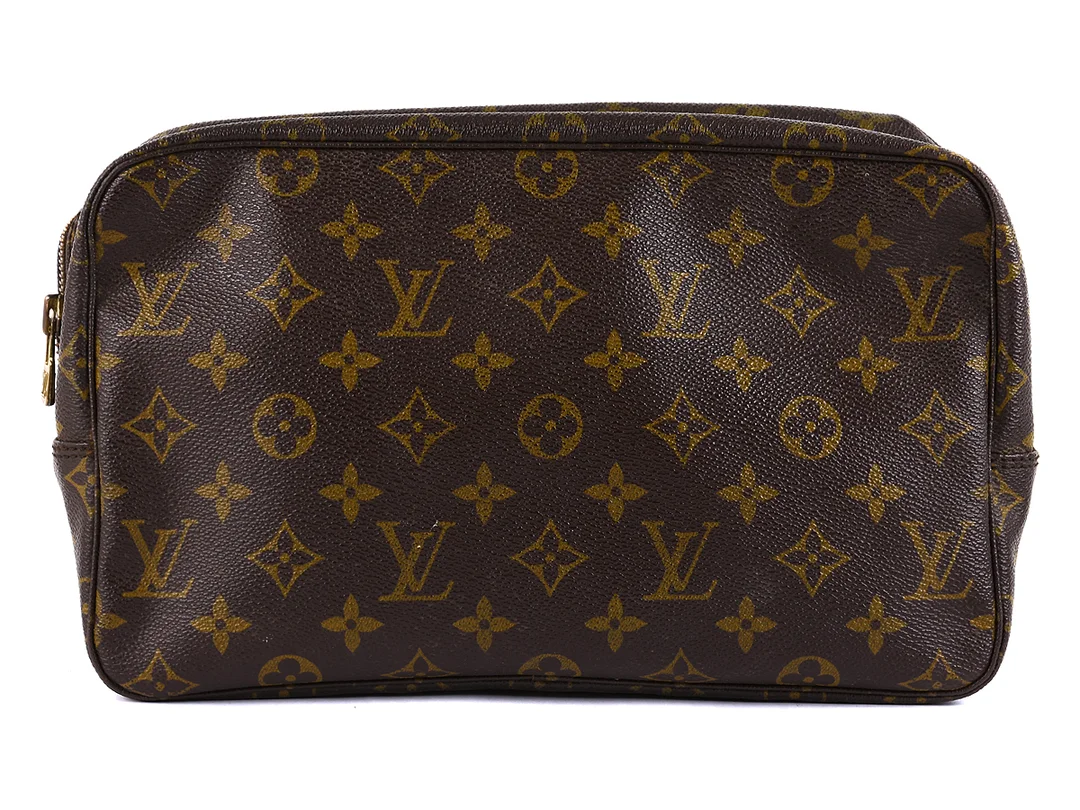 NECESSÄR, LOUIS VUITTON, Vintage, Trousse toilet, monogram canvas, 28x17x8cm, — Accessoarer/Necessärer — Kaplans