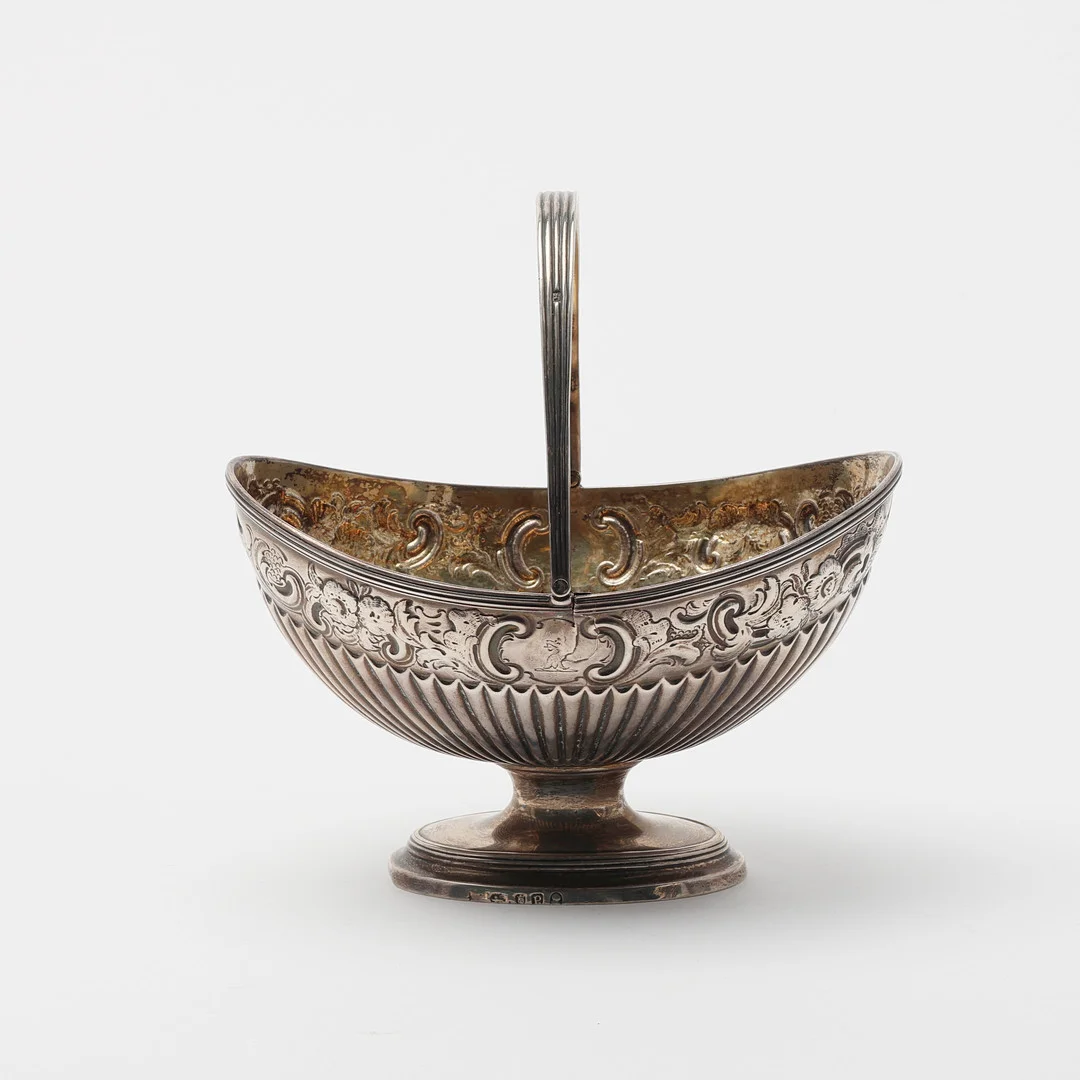 SOCKERSKÅL. Silver, oidentifierad mästare, London, George III, 1810. — Silver — Uppsala Auktionskammare