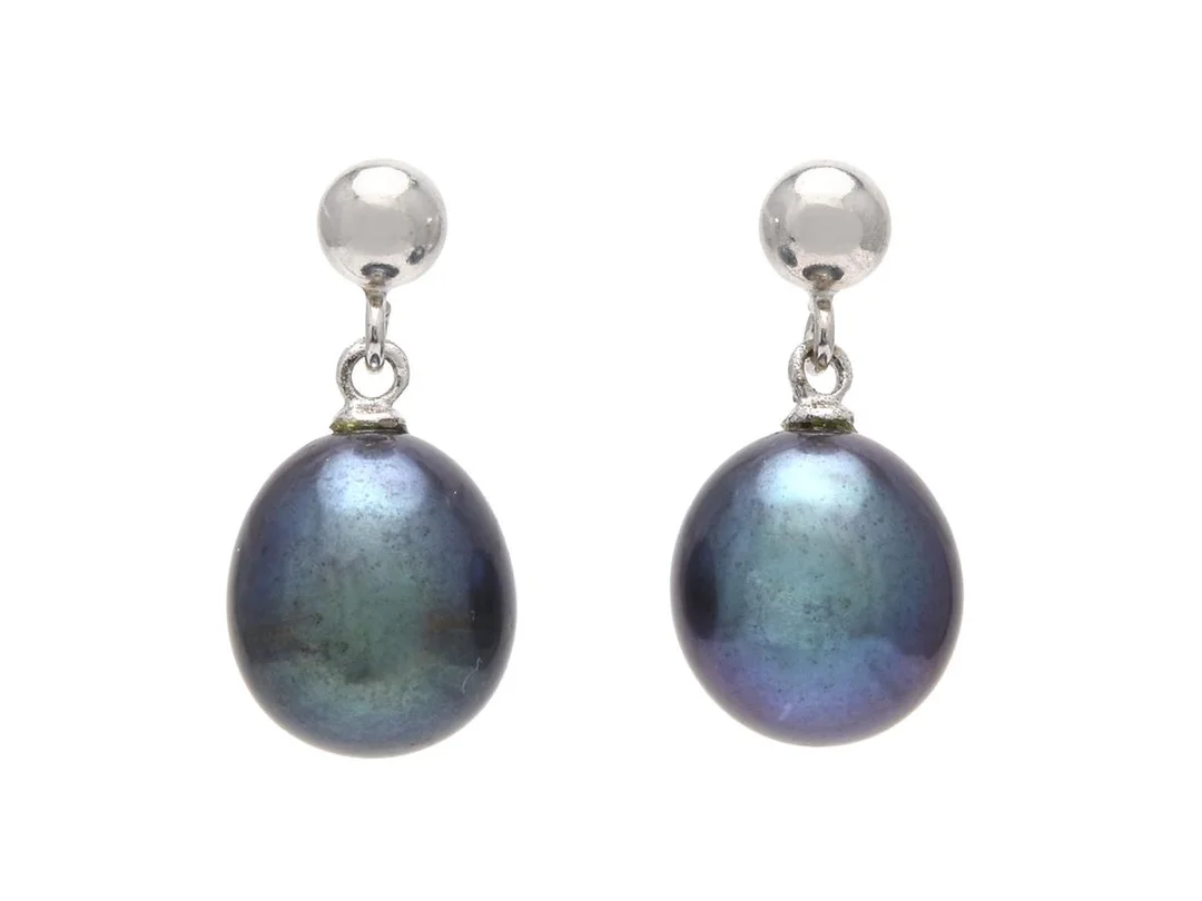PÄRLÖRHÄNGEN, sterlingsilver, färgade odlade sötvattenspärlor, stift, vikt 2,8 g. — Smycken/Pärlörhängen — Kaplans