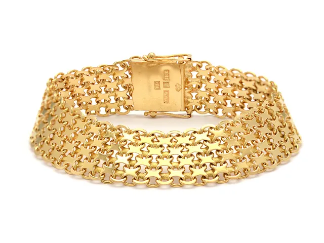 ARMBAND, 18K guld, x-länk, bredd 1,9 cm, Hultsfred 1965, längd 17,5 cm, vikt 22,8 g.