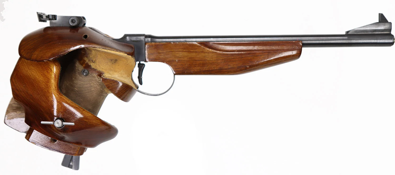 26. PISTOL, rysk, Enkelskott, fabrikat Vostok, modell TO3-35, kaliber .22LR, tillv.nr HN2103. — Pistols — Walter Borg