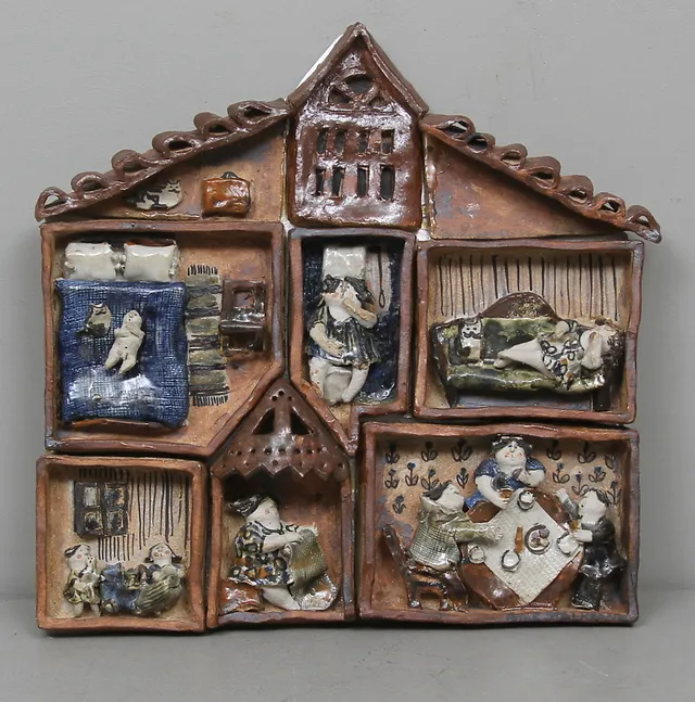 AMIE STÅLKRANTZ. VÄGGSKULPTUR, keramik, Signerad.