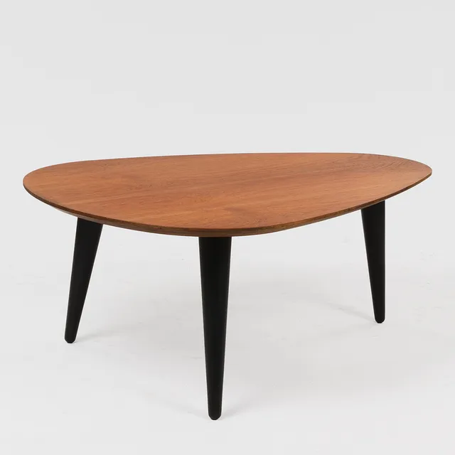 SNEDKERMESTER LAU LAURITSEN. Snedkermester Lau Lauritsen. Sofabord af teak.
