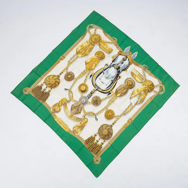 HERMÈS, sidensjal, Frontaux et Cocardes.