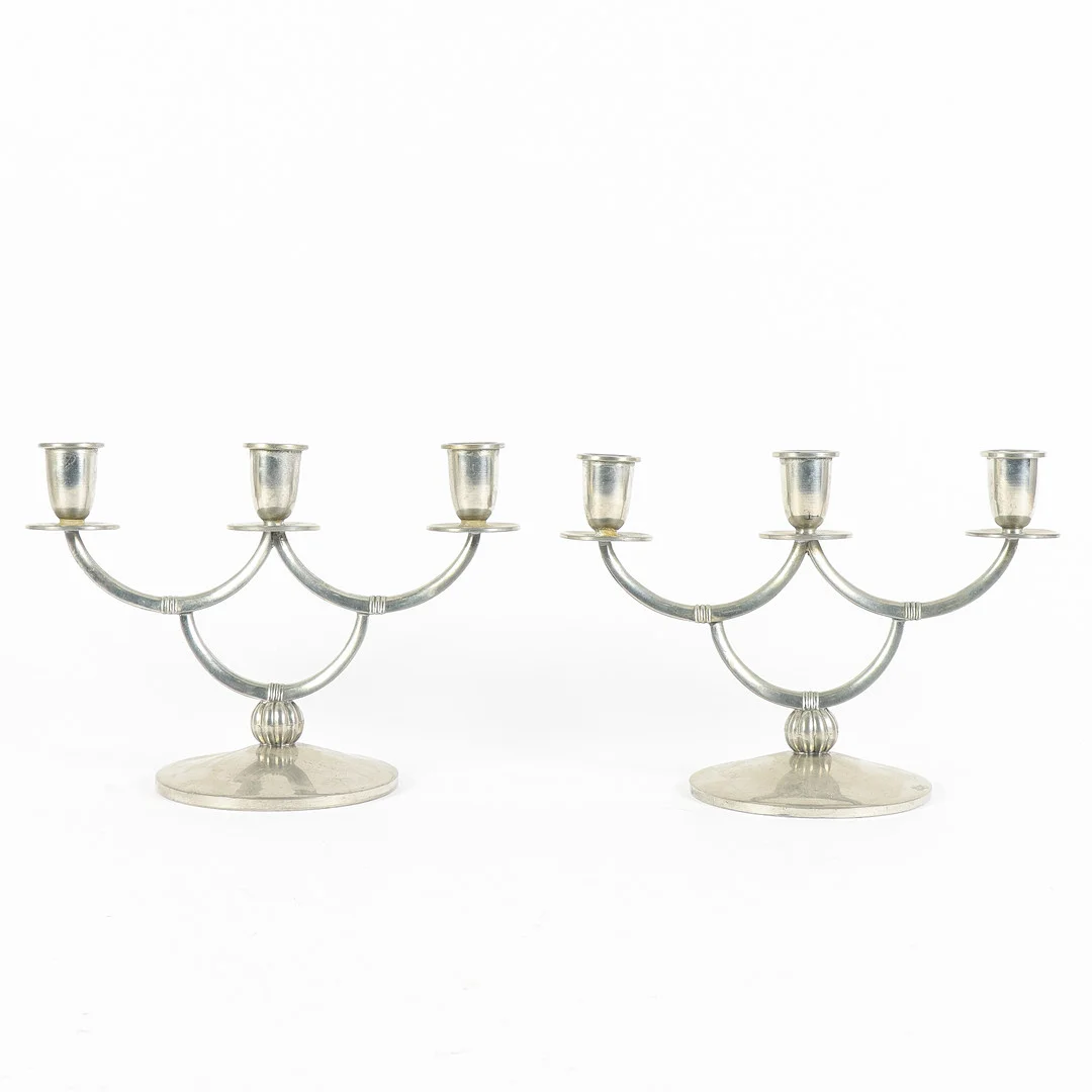 LJUSSTAKAR paret, tenn, 1900-talets första hälft. — Pewter, Brass & Copper — Karlstad Hammarö Auktionsverk
