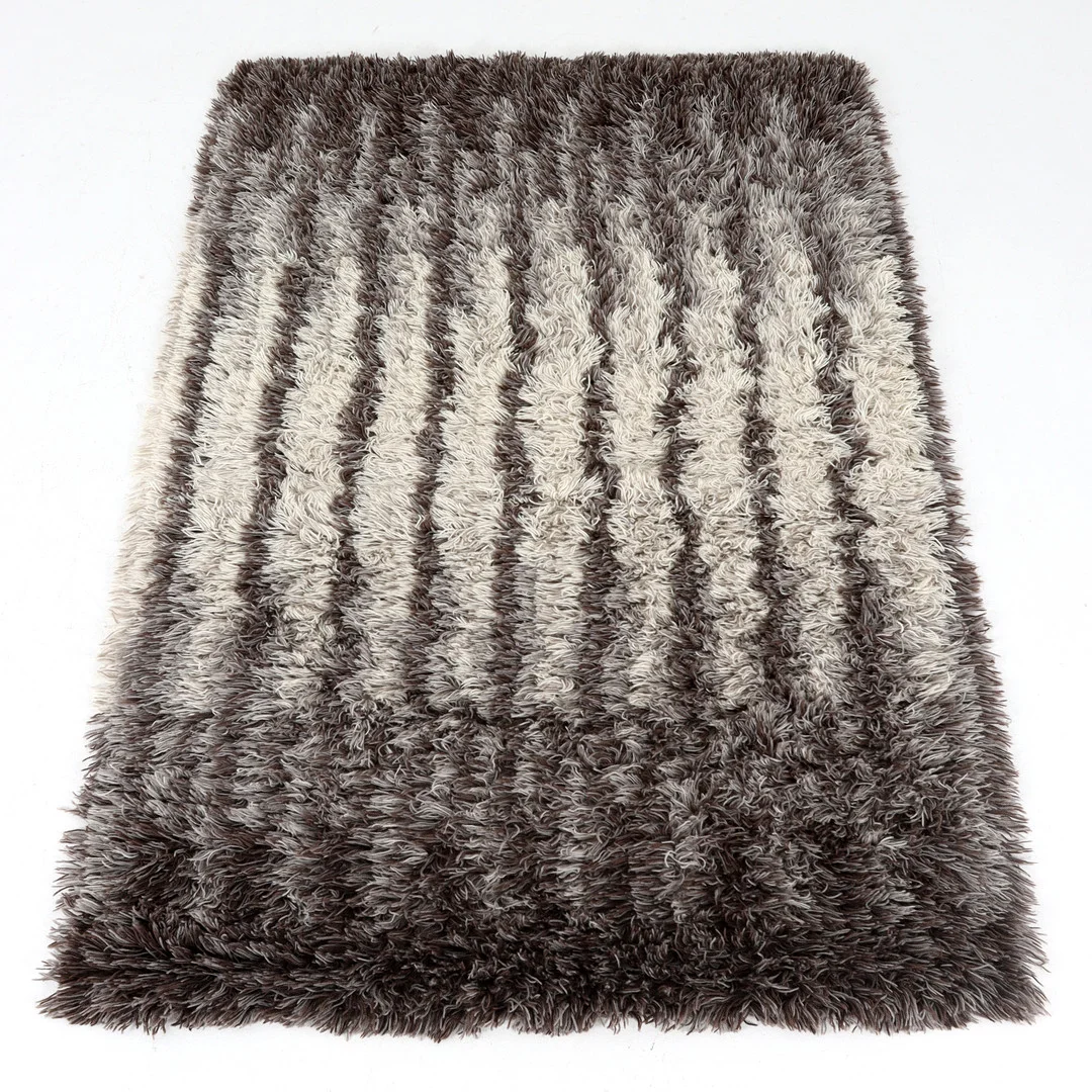 MARIANNE RICHTER. Ryamatta. "Västanvind", Östergyllen-serien, Wahlbecks Mattor, 1970- tal. 197 x 139 cm. — European Carpets & Textiles — Stadsauktion Sundsvall