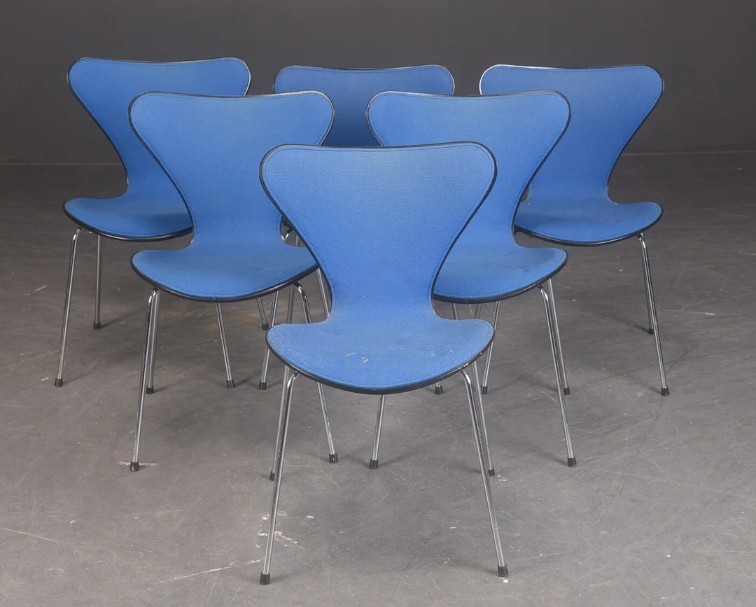 Arne Jacobsen for Fritz Hansen. Model 3107 / Syveren. Seks stole (6) — Furniture/Chairs — Lauritz
