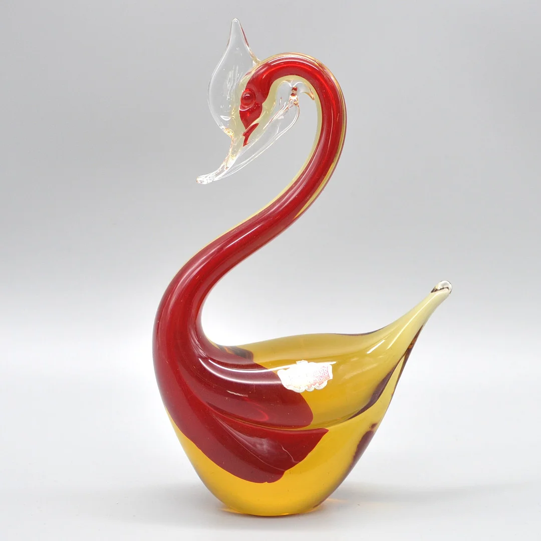 ARCHIMEDE SEGUSO. MURANO GLAS SKULPTUR, SCHWAN, SOMMERSO, ROT-GELB-RANSPARENT, ITALIEN, UM 1950, MIT STUDIOETIKETT. — Art glass — Kunst- und Auktionshaus Kleinhenz