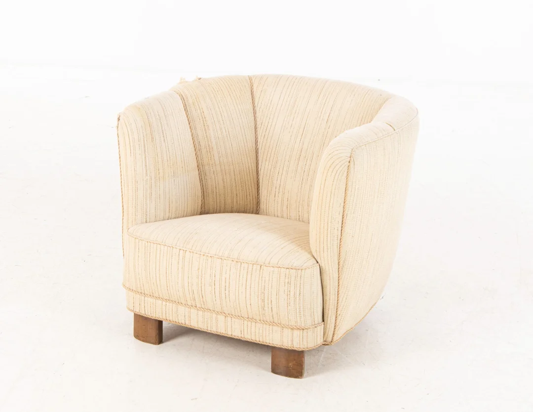 Danish master carpenter. Low back upholstered armchair, 1940s — Furniture/Lounge chairs — Lauritz