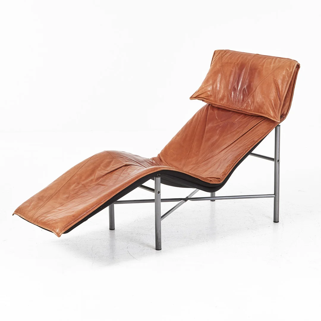 TORD BJÖRKLUND. Vilstol, ”Skye”, Ikea, stomme av metall, läderklädda dynor. — Armchairs & Chairs — Stockholms Auktionsverk Magasin 5