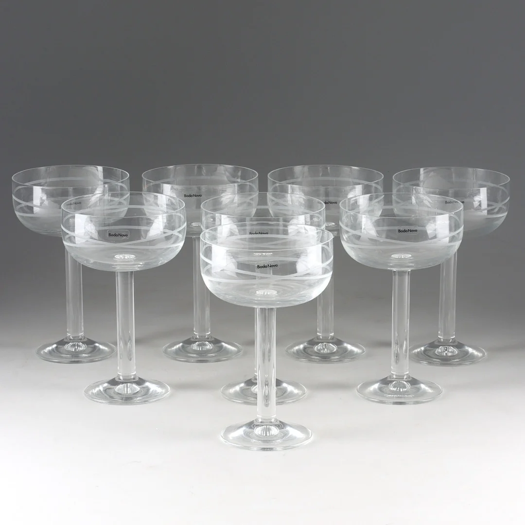 LISELOTTE HENRIKSEN. Champagnekupor, 8 st, glas, "Serpentine", Boda Nova. — Utility glass — Stadsauktion Sundsvall
